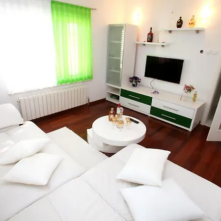 Apartment Nakir *