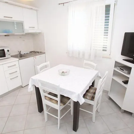 Nakir Apartment