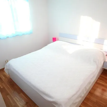 Apartment Nakir *