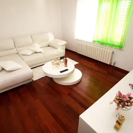Nakir Apartment *